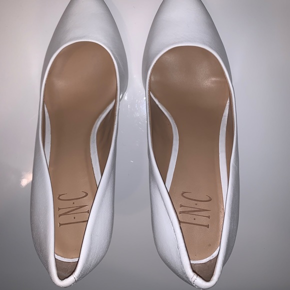 INC | Zitah White Leather 6W Pointed Toe Pumps - Picture 3 of 6